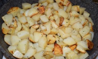 дожариваем картофель