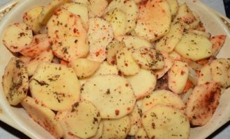 добавляем картофель