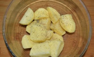 маринуем картофель