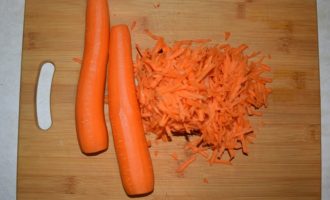 натираем морковь
