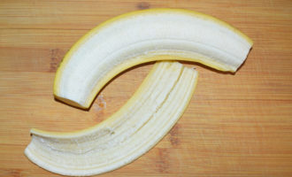 очищаем банан