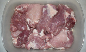 нарезаем мясо